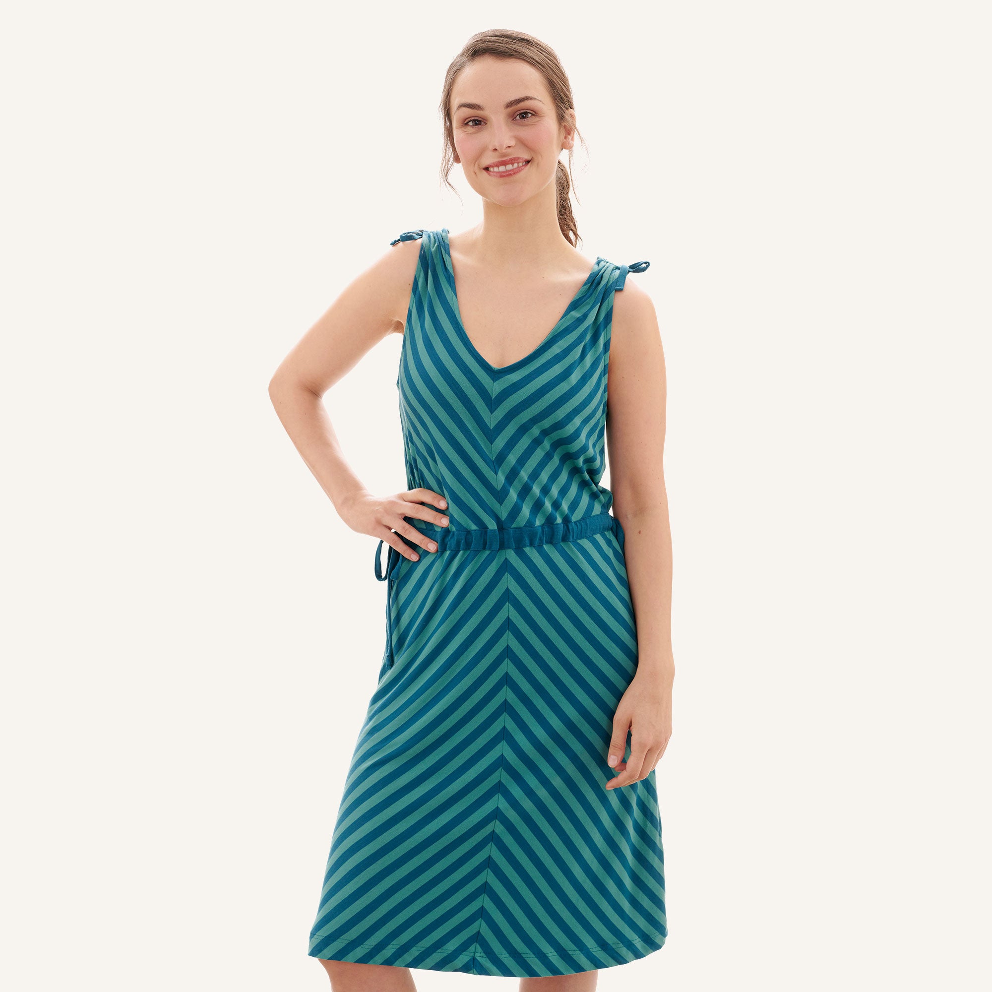 finkid-solmu-gestreiftes-sommerkleid-aus-bambusjersey-kinder image 5