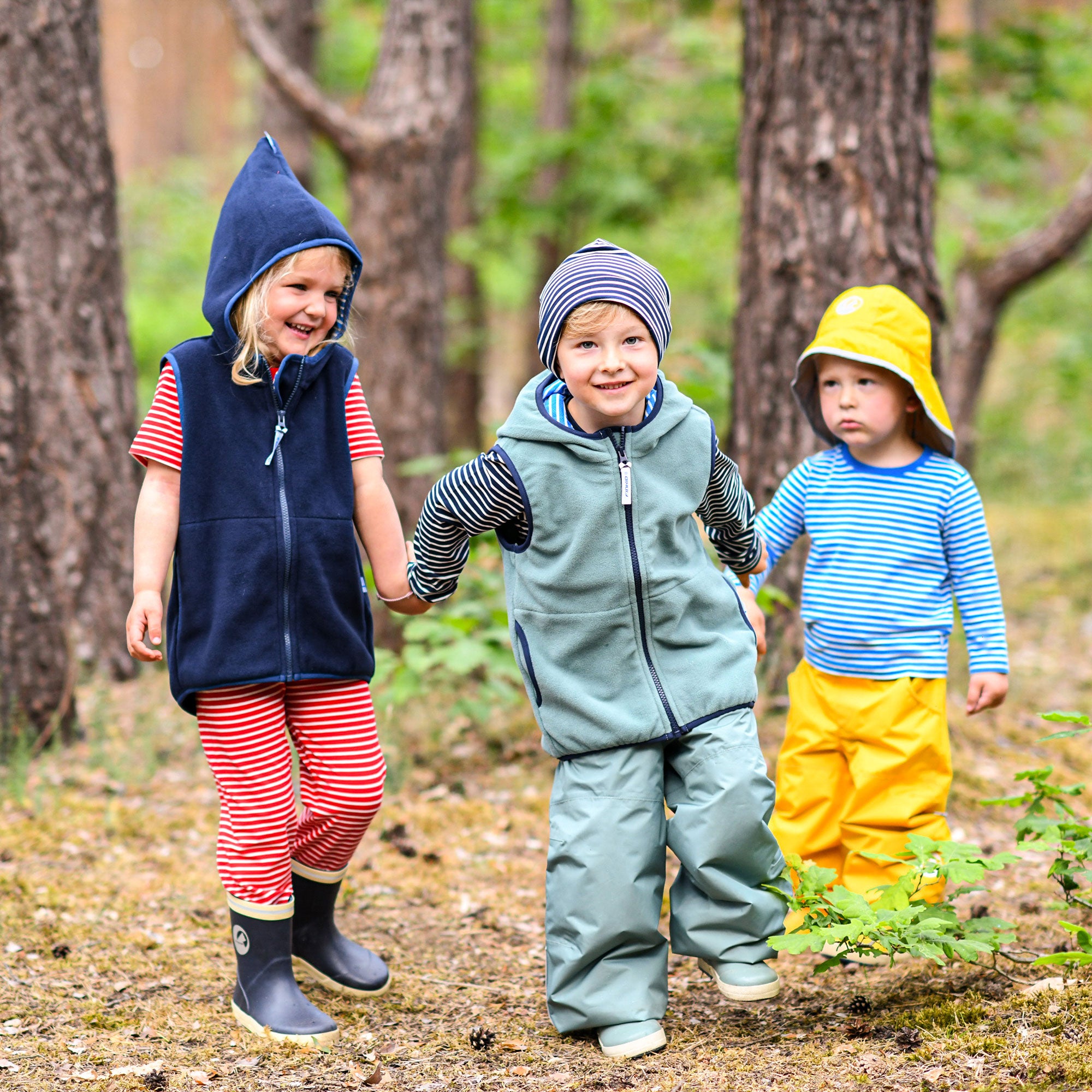 finkid-poppeli-fleeceweste-kinder-mit-zwergenkapuze-zip-in image 2
