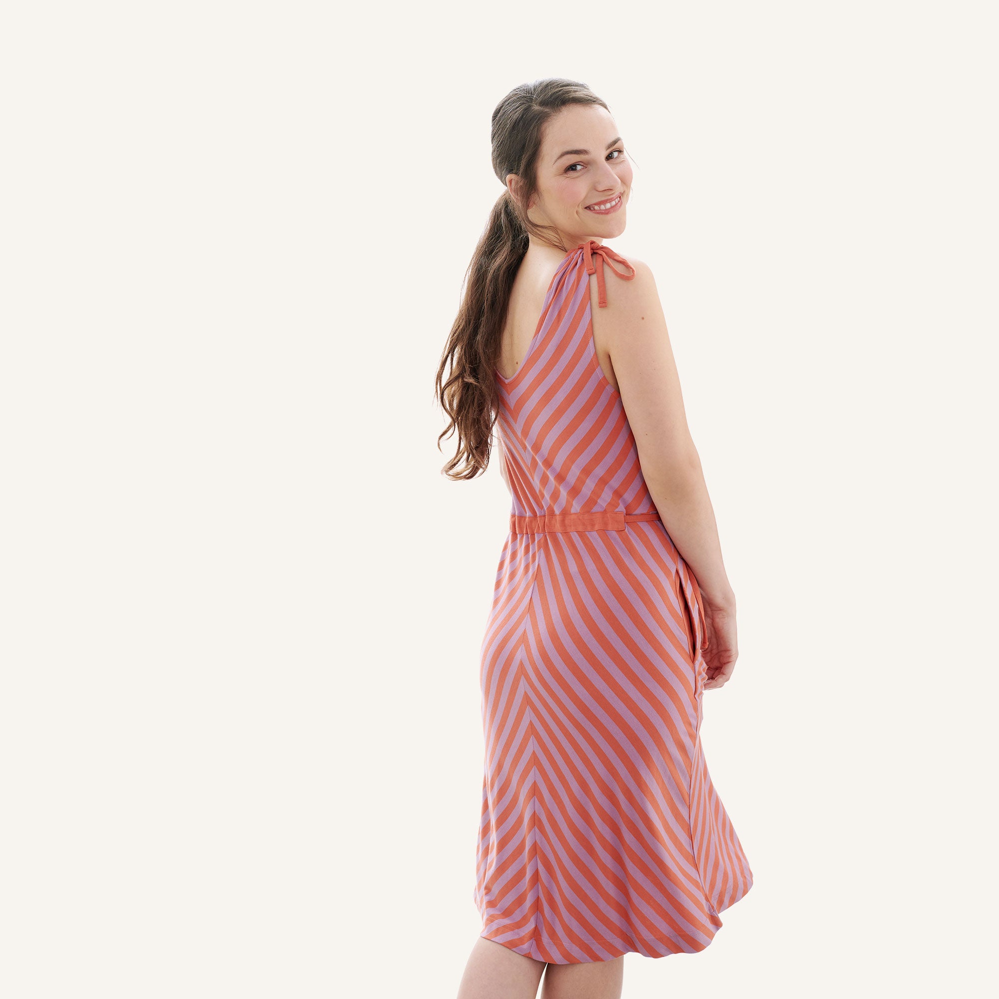 finkid-solmu-gestreiftes-sommerkleid-aus-bambusjersey-kinder image 8