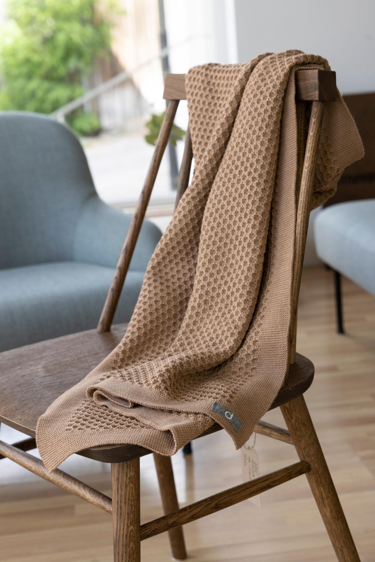disana-waben-strickdecke-cassis-babydecke-aus-100-bio-merinowolle-gots image 2