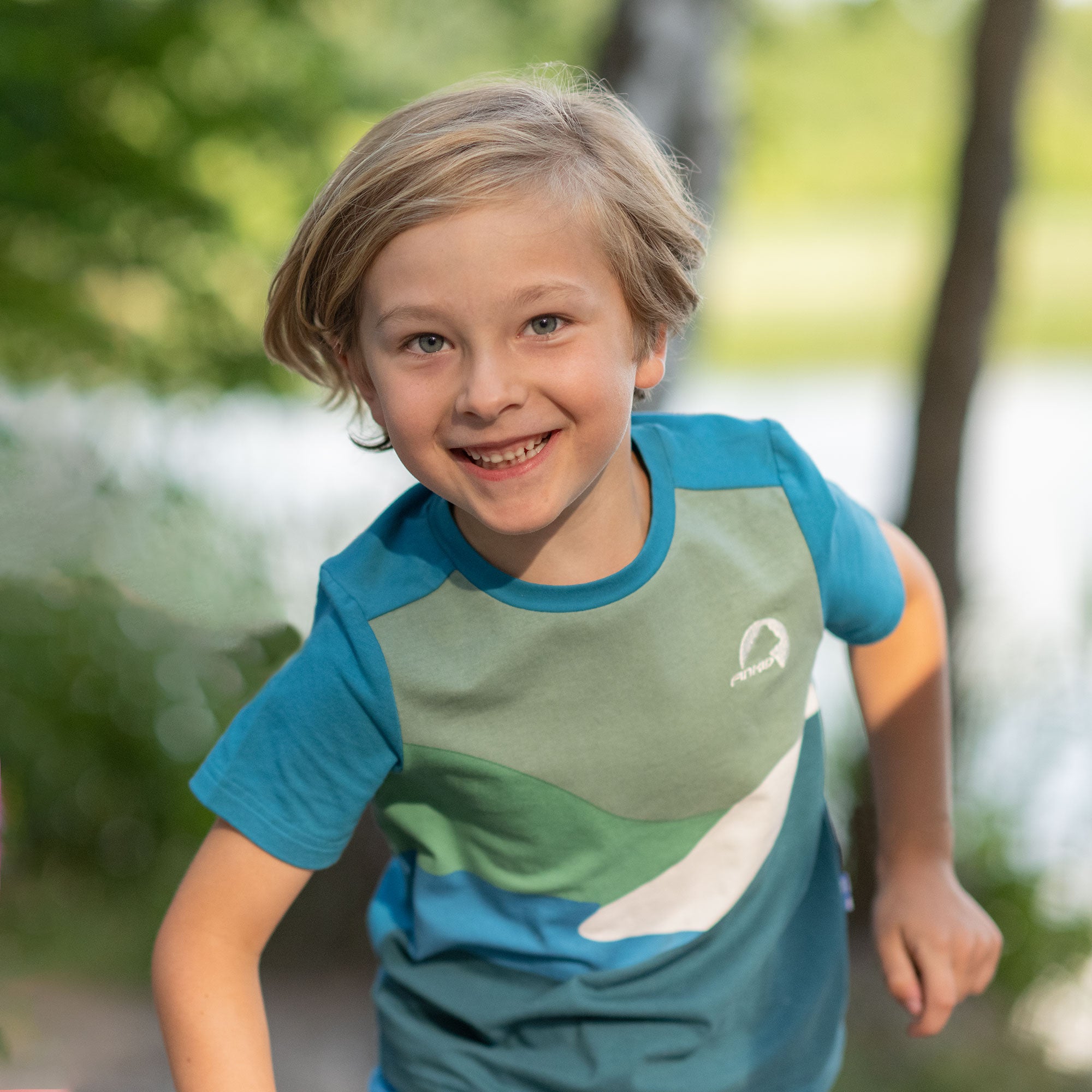 finkid-tanssi-kinder-t-shirt-kurzarm-bio-baumwolle-landschaftsprint image 4